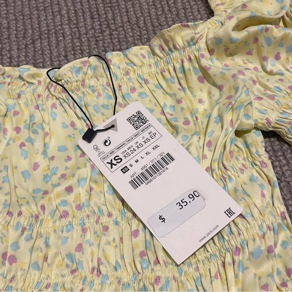 Zara Satin Effect Printed Top in Pastel Yellow (XS) - Picture 4 of 9